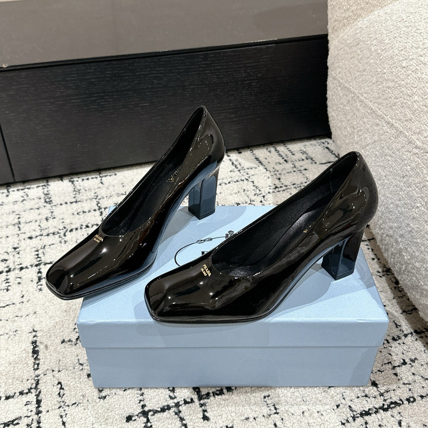 프라다 펌프스 하이힐