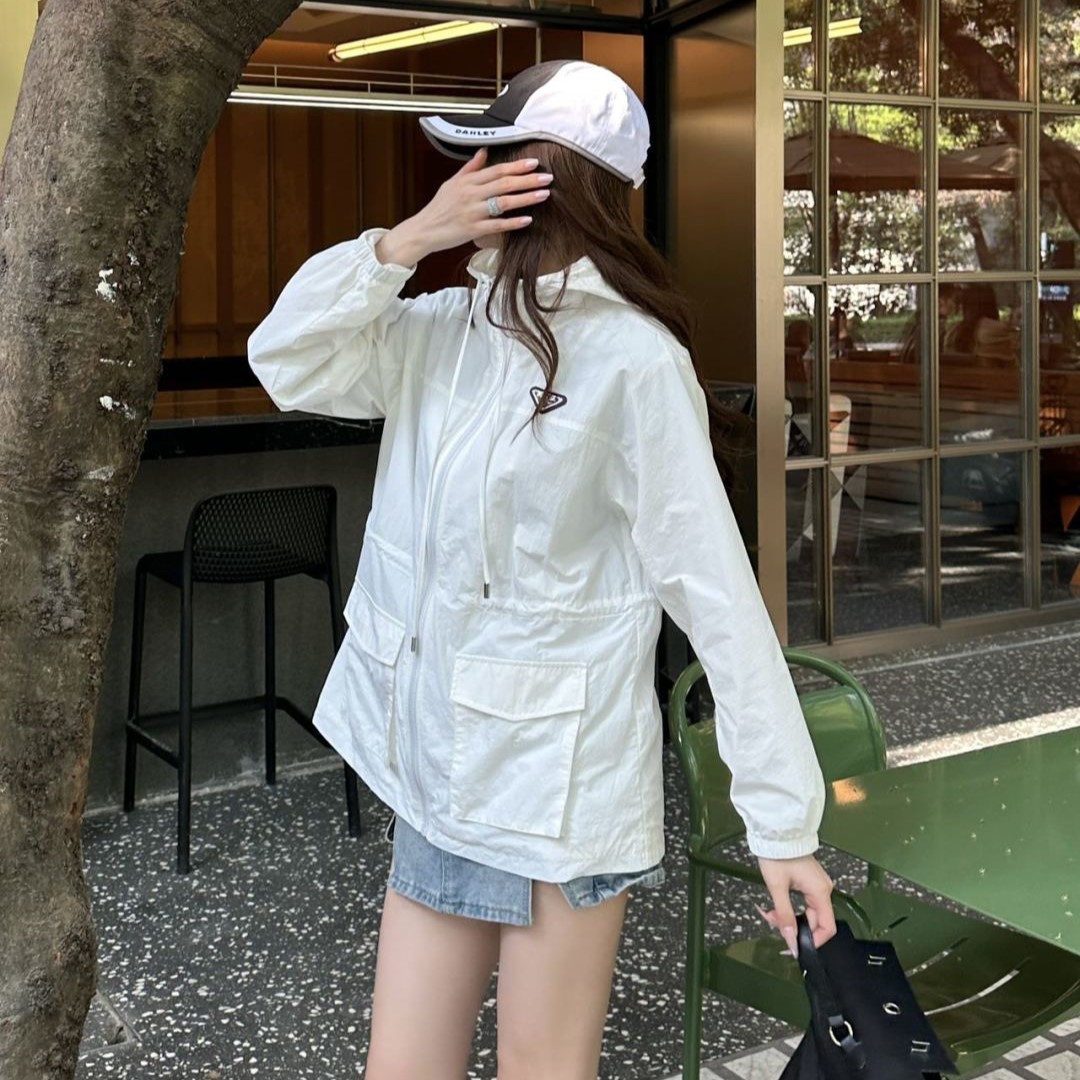 프라다 바람막이 자켓 여성
