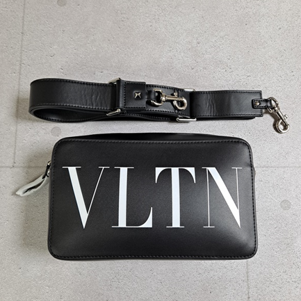 발렌티노 가라바니 VLTN 로고 크로스백
