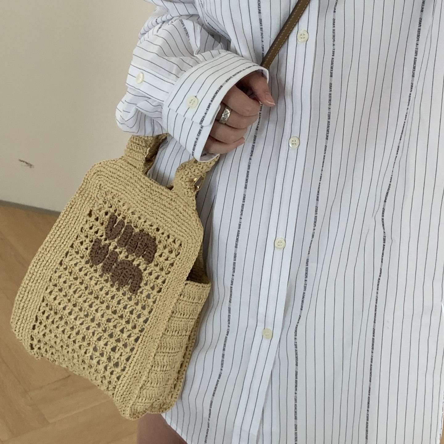 미우미우 라피아 패브릭 토트백 (최고급)