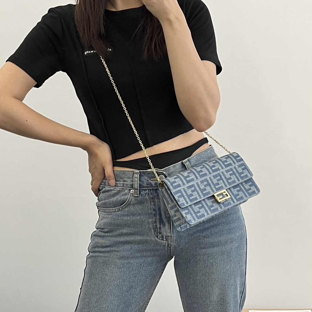 펜디 데님 바게트백 숄더 앤 크로스백
