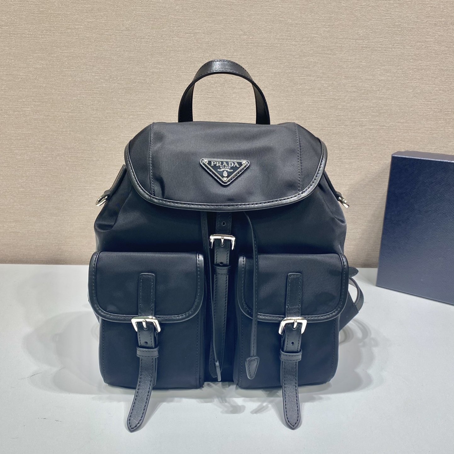 프라다 리나일론 백팩