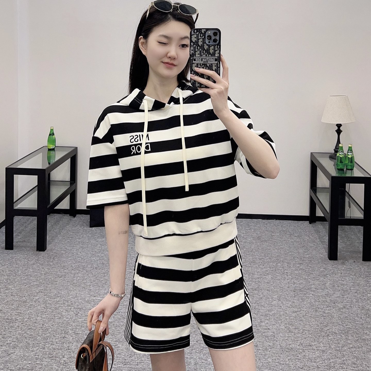 디올 여성 투피스 후드티 반바지