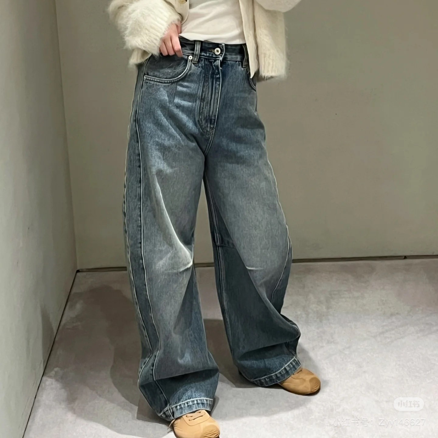 로에베 여성 청바지