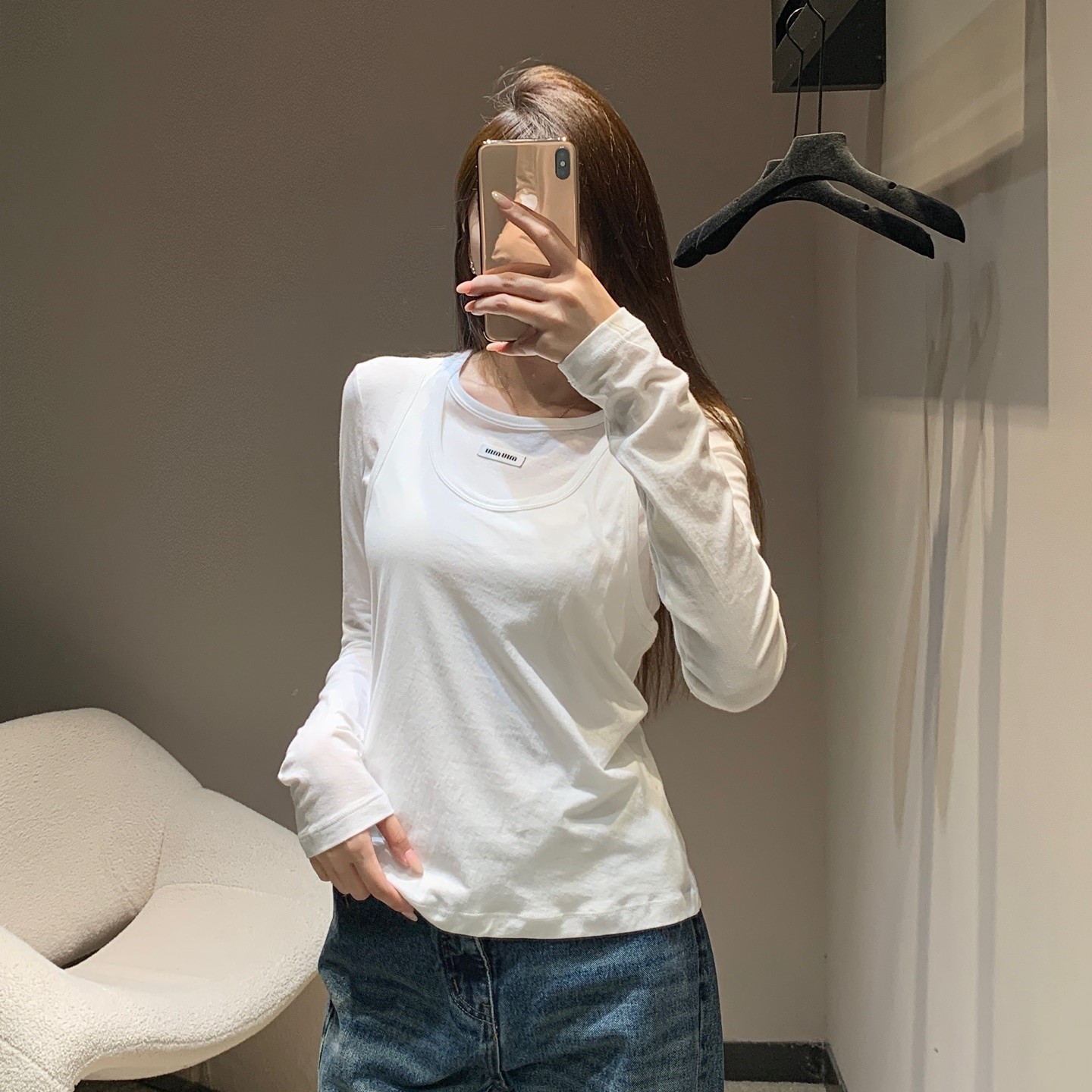 미우미우 여성 긴팔 티셔츠