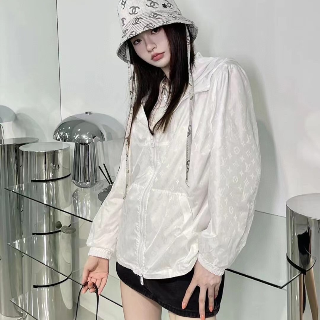 루이비통 바람막이 자켓 남녀공용 2가지 색상
