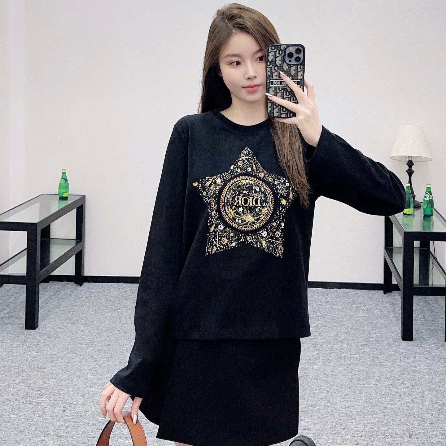 디올 여성 긴팔 티셔츠 2가지 색상