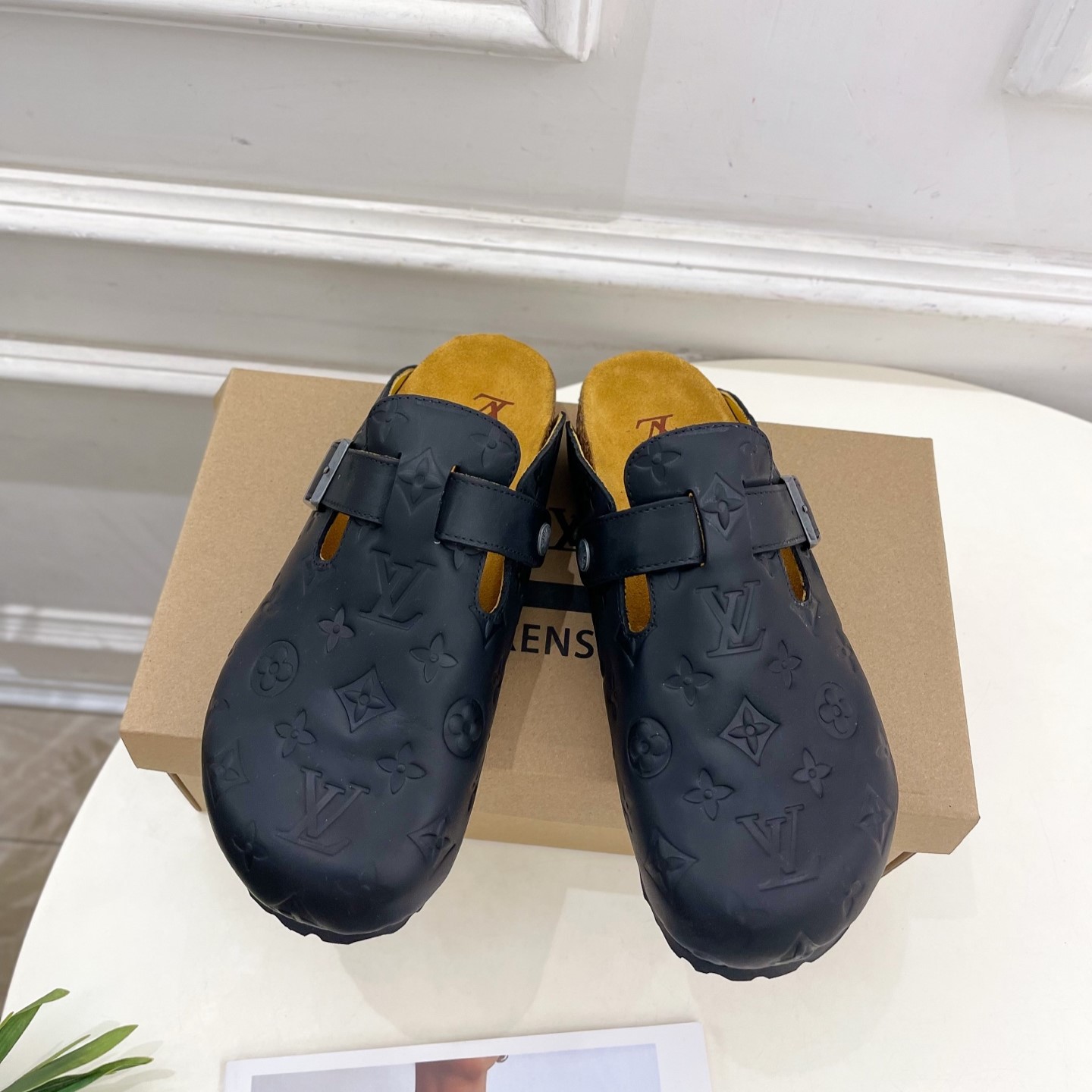 루이비통 클로스 블로퍼 남녀공용