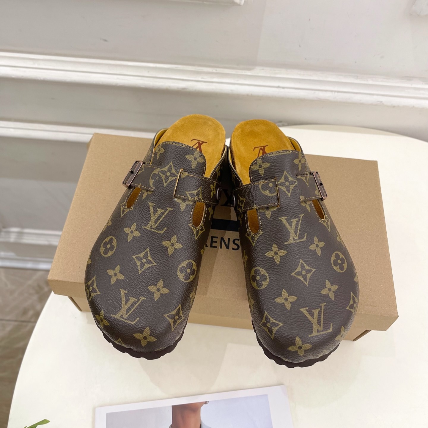 루이비통 클로스 블로퍼 남녀공용