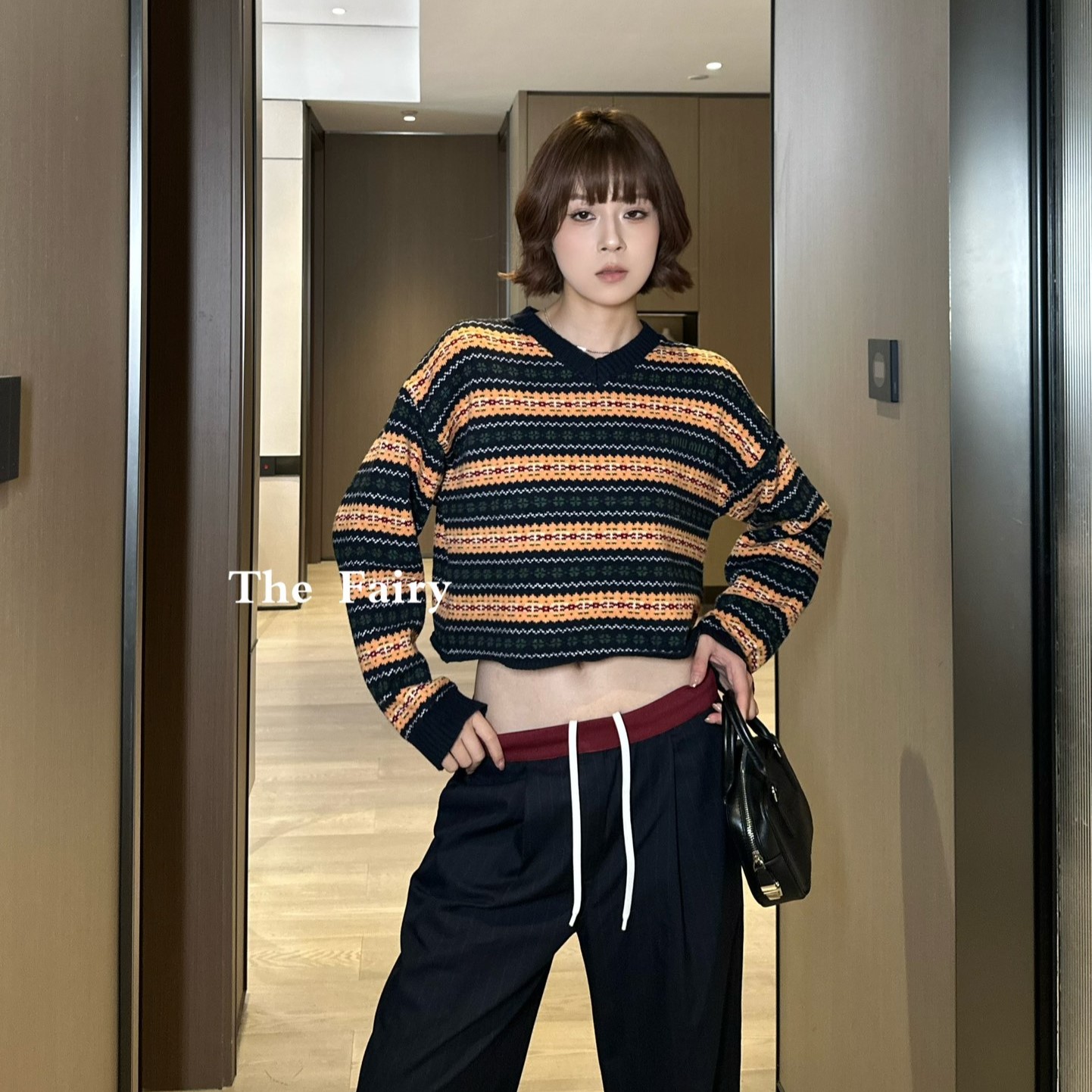 미우미우 크롭 긴팔 티셔츠