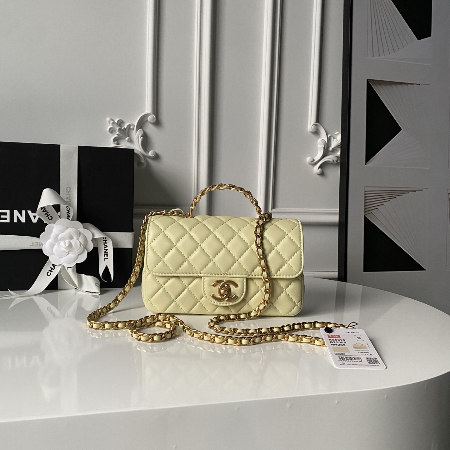 샤넬 뉴미니 탑핸들백