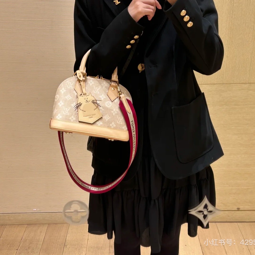 루이비통 알마BB 미야오그램 숄더백