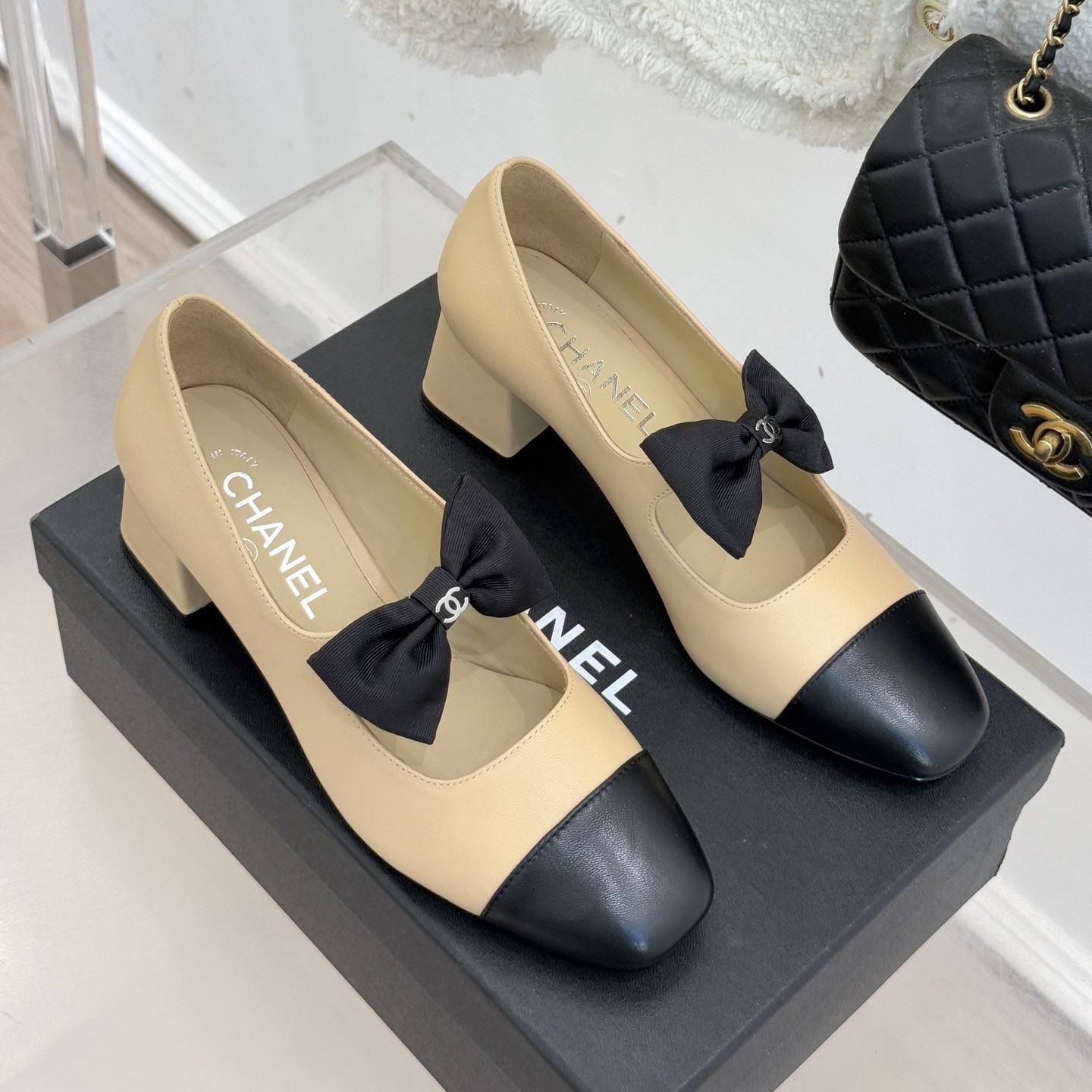 샤넬 미들힐 펌프스