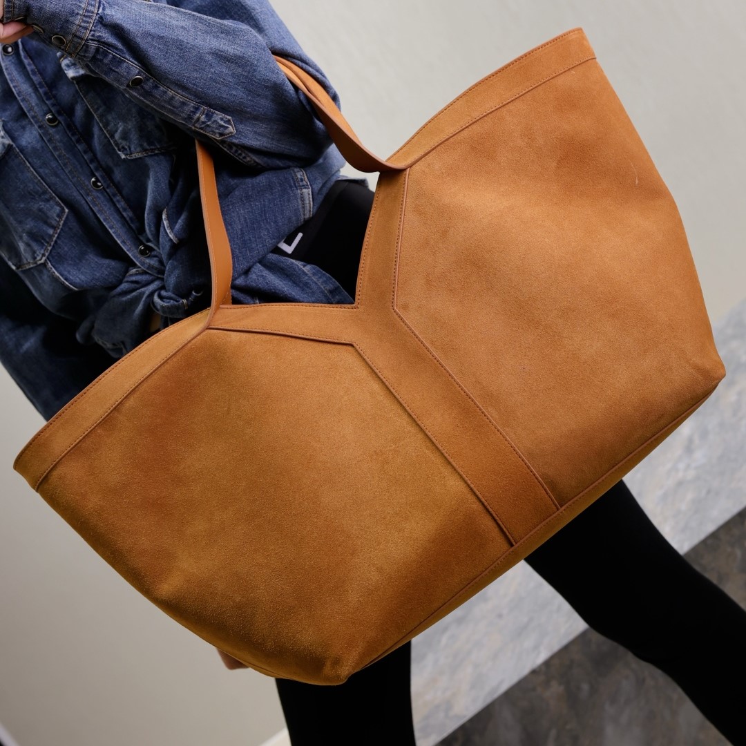 입생로랑 Y 스웨이드 가죽 토트백 817602