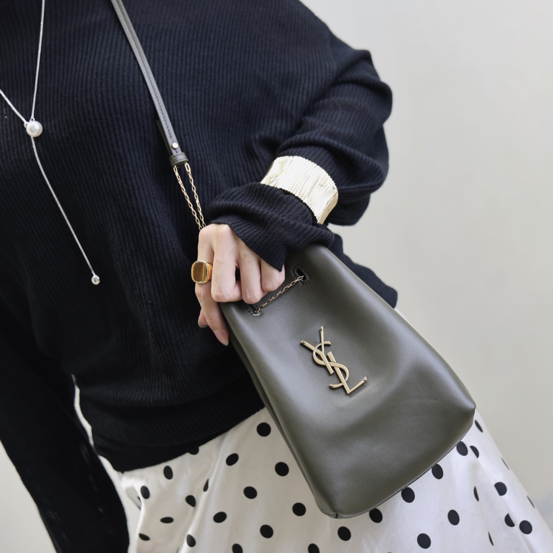 입생로랑 포숑 모노그램 숄더백 801070