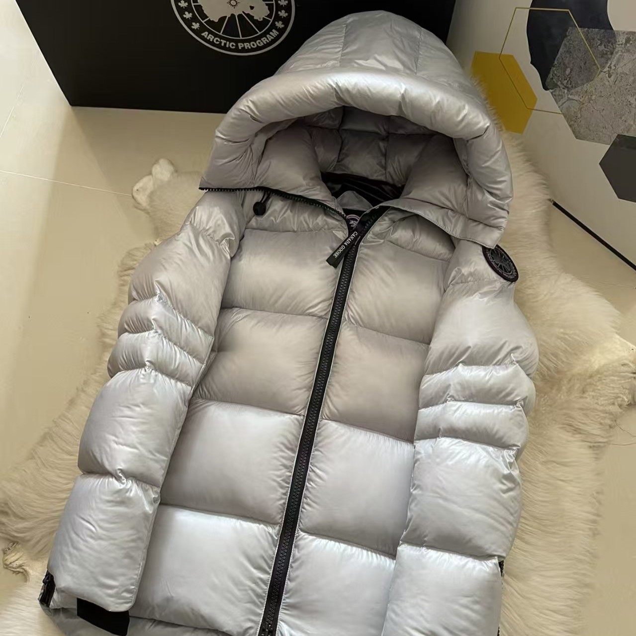 캐나다구스 여성 패딩