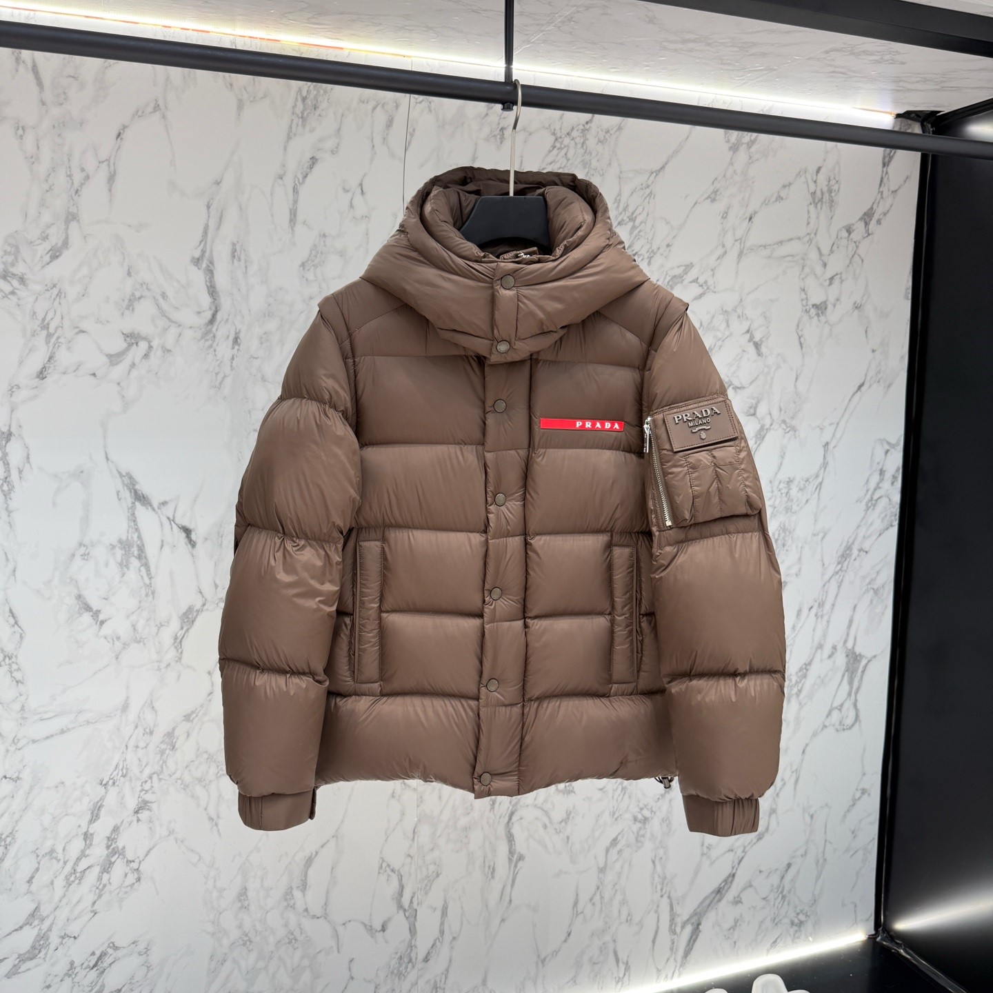 프라다 리나일론 패딩 남녀공용 (조끼 분리형)