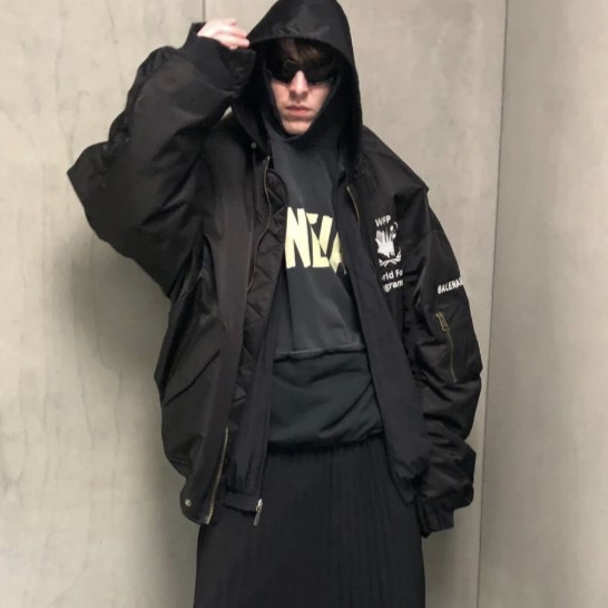 발렌시아가 패딩 남녀공용