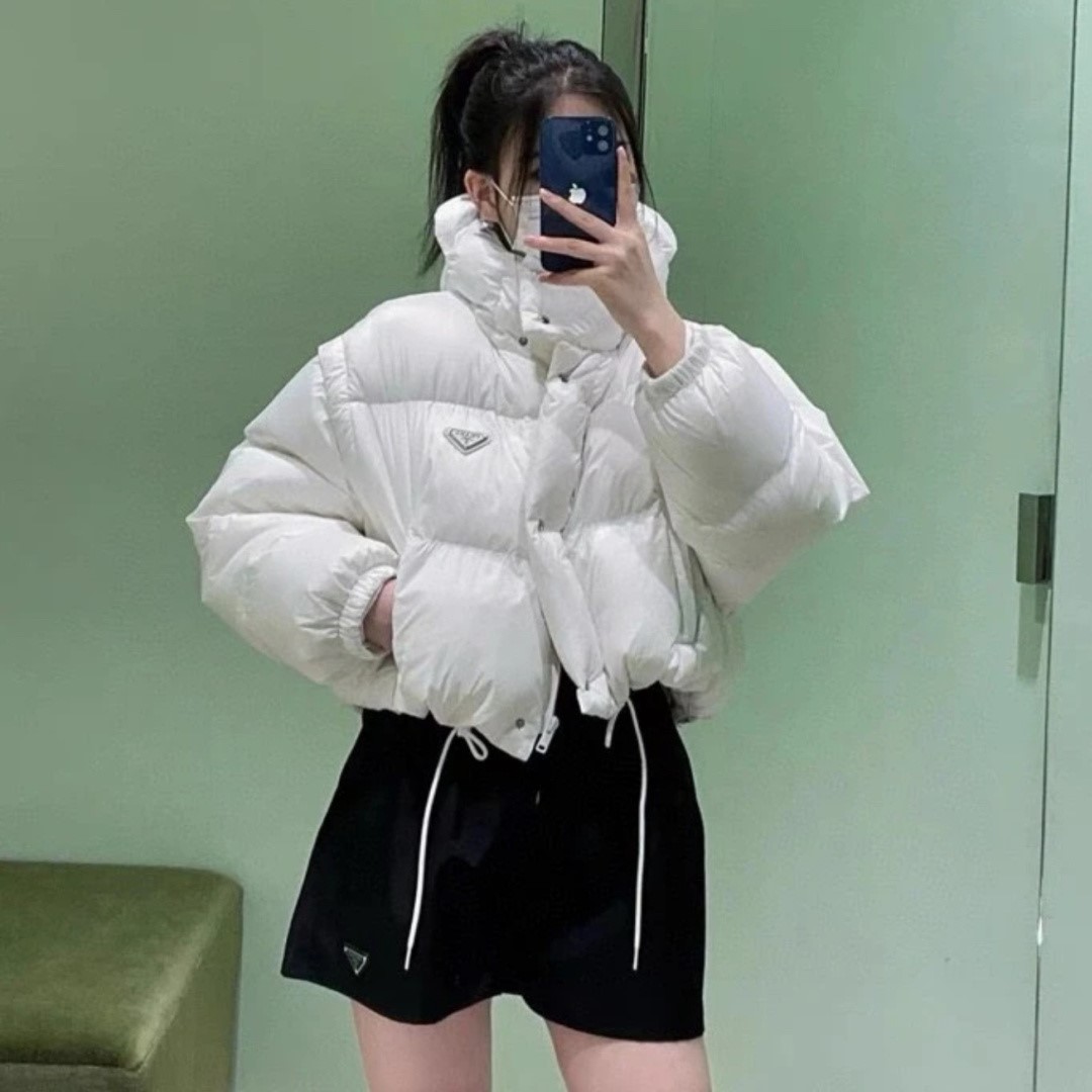 프라다 여성 크롭 패딩