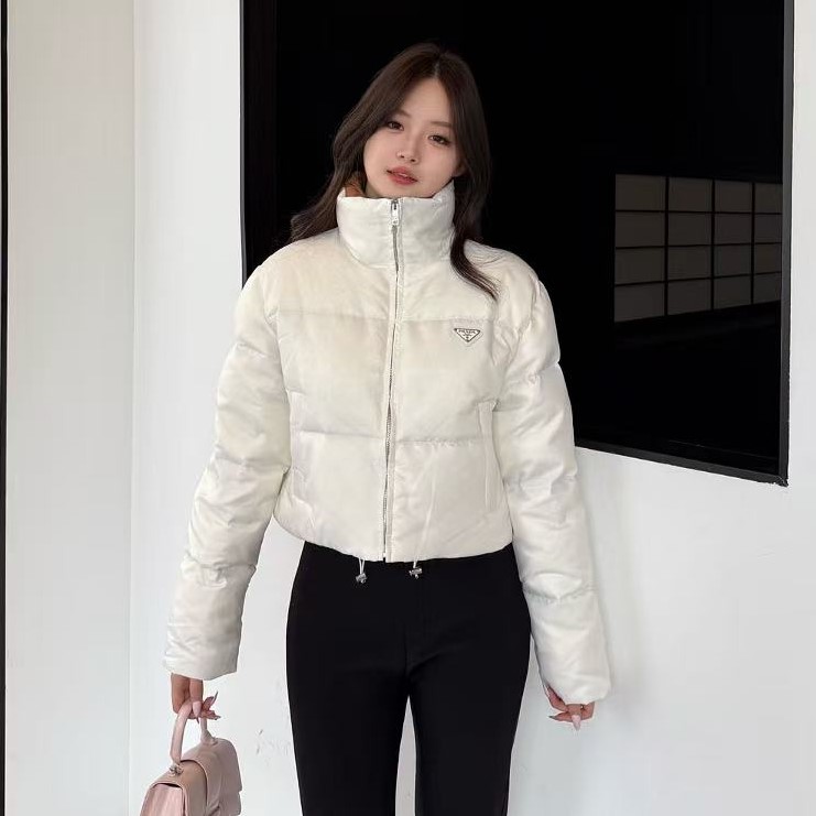 프라다 크롭 패딩 2가지 색상