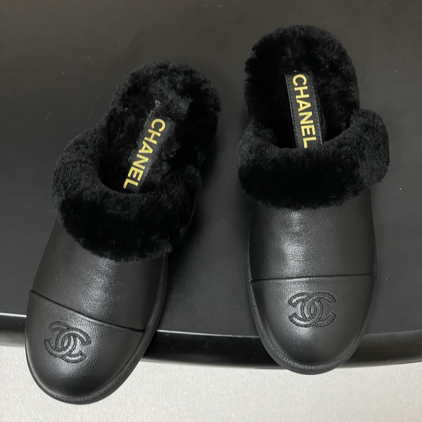 샤넬 털 슬리퍼 블로퍼