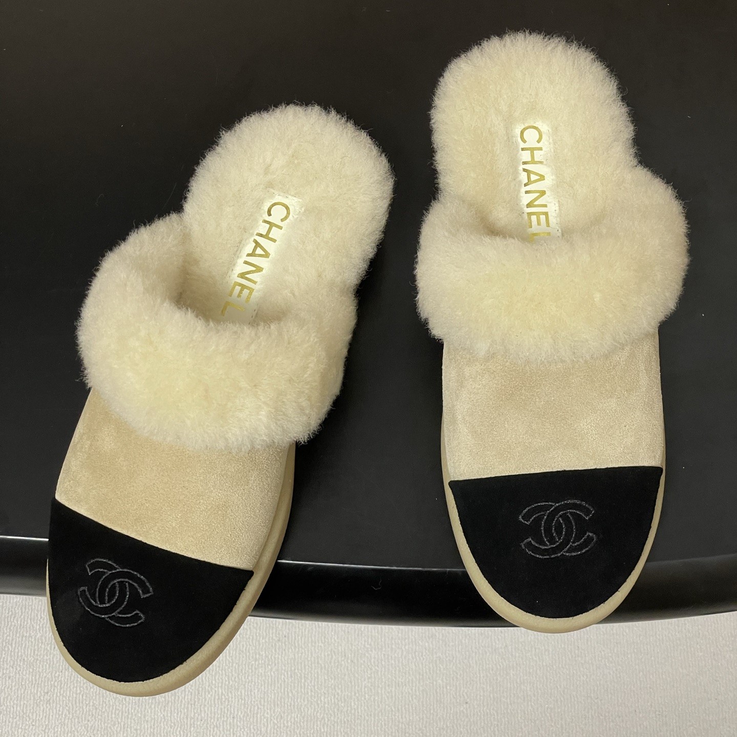 샤넬 털 슬리퍼 블로퍼