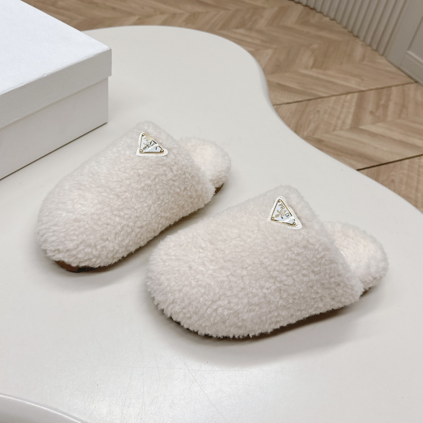 프라다 털 슬리퍼 블로퍼