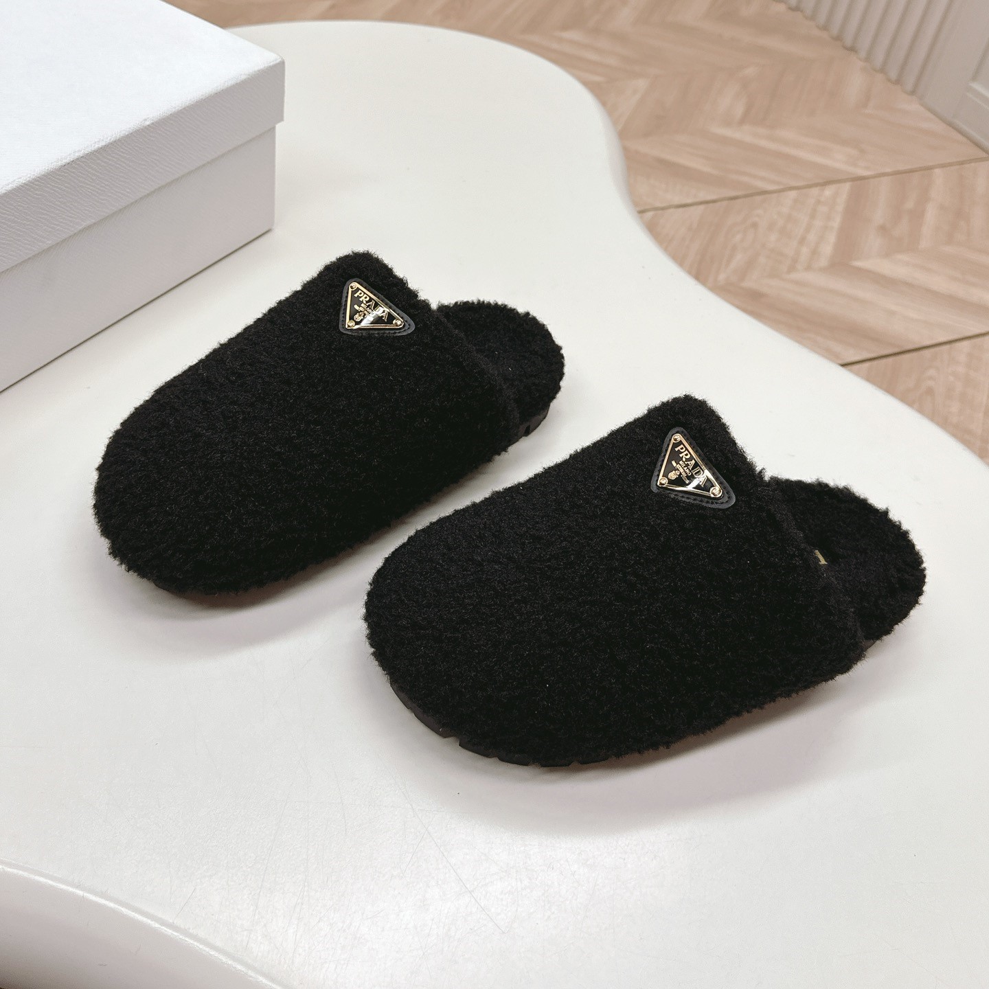 프라다 털 슬리퍼 블로퍼