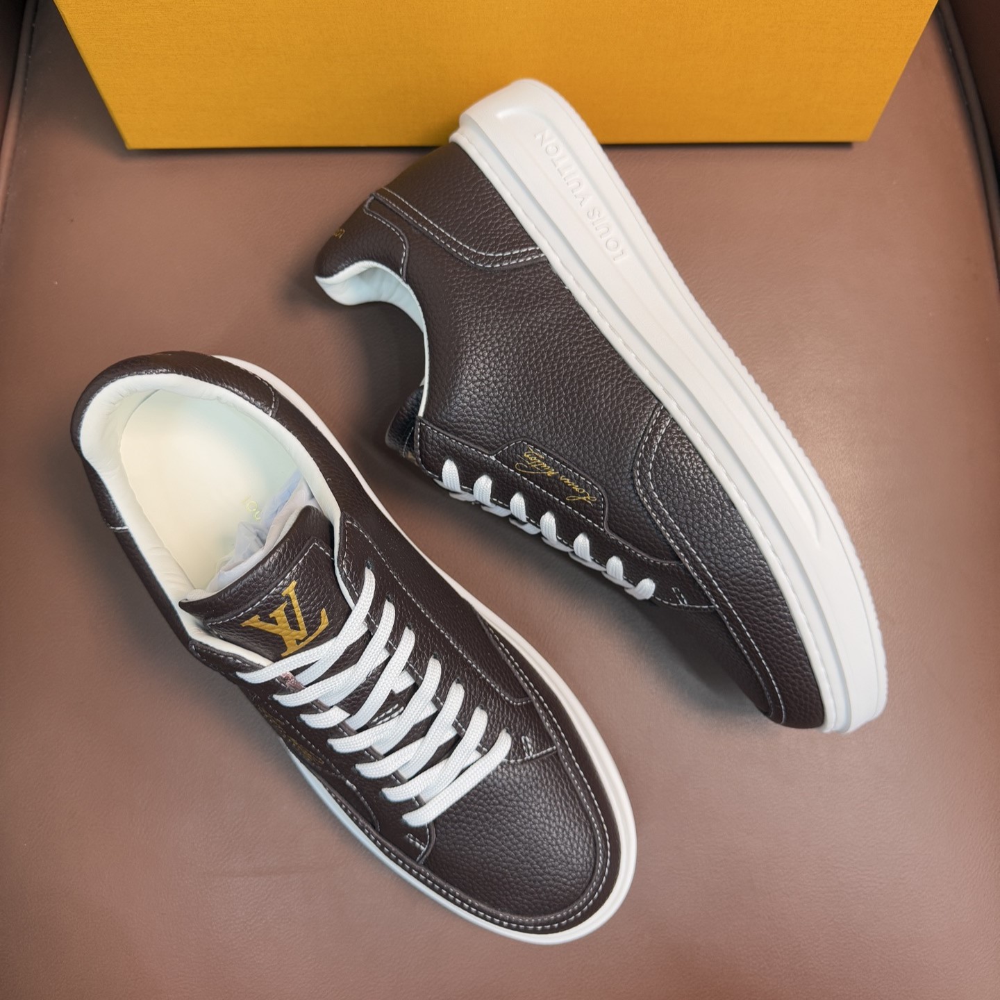 루이비통 남성 스니커즈