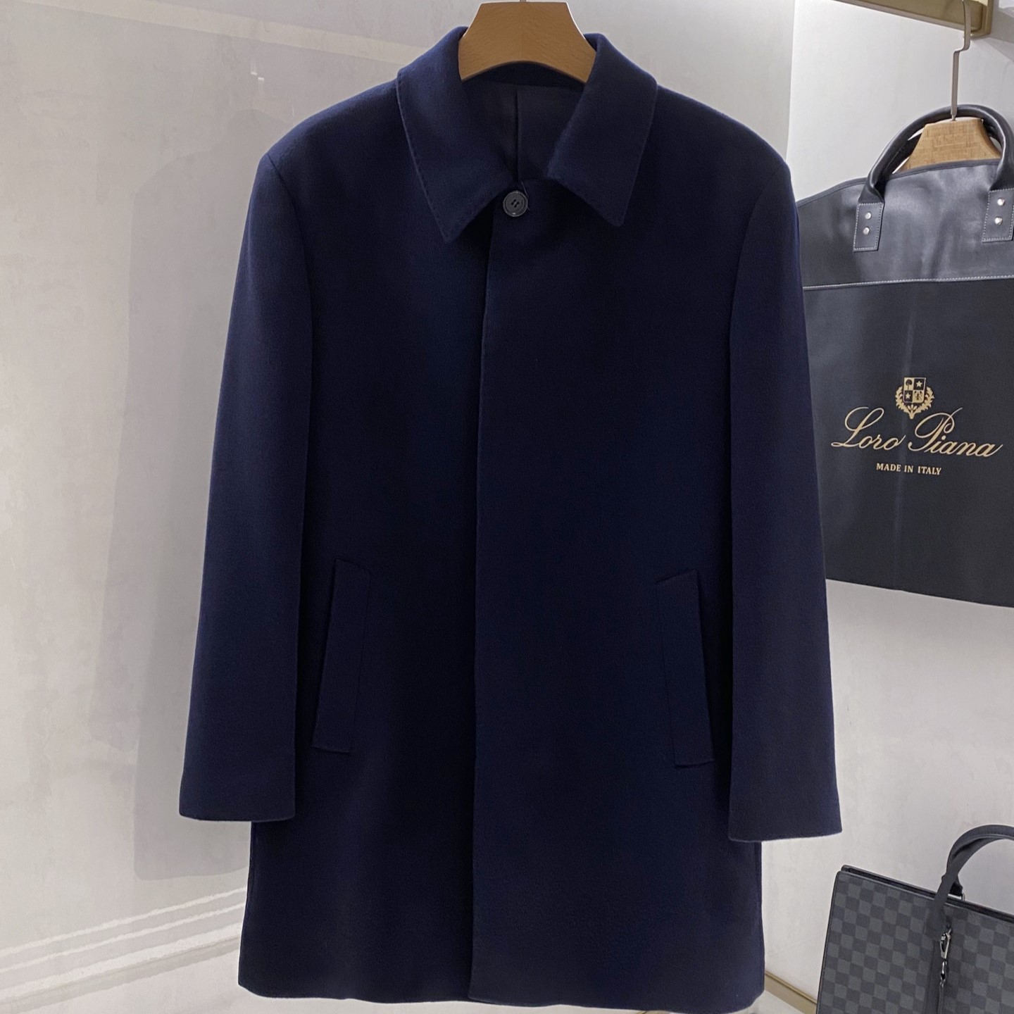 로로피아나 남성 코트