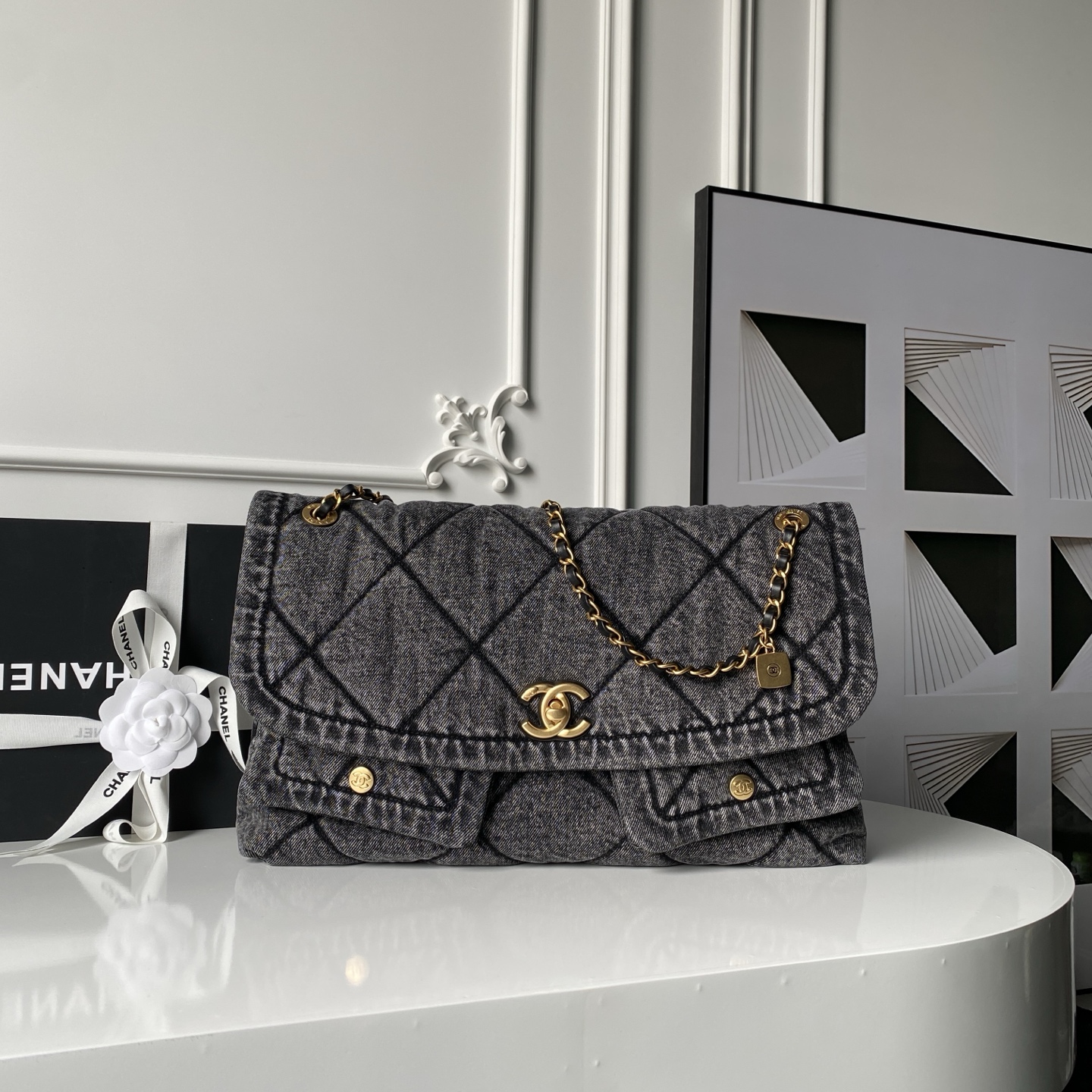 샤넬 맥시 플랩백 데님 AS5727