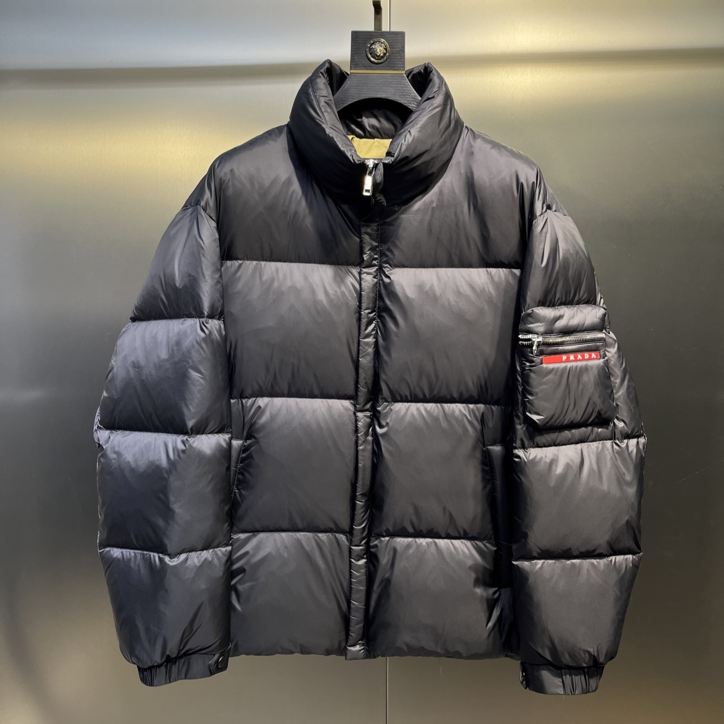 프라다 남성 패딩