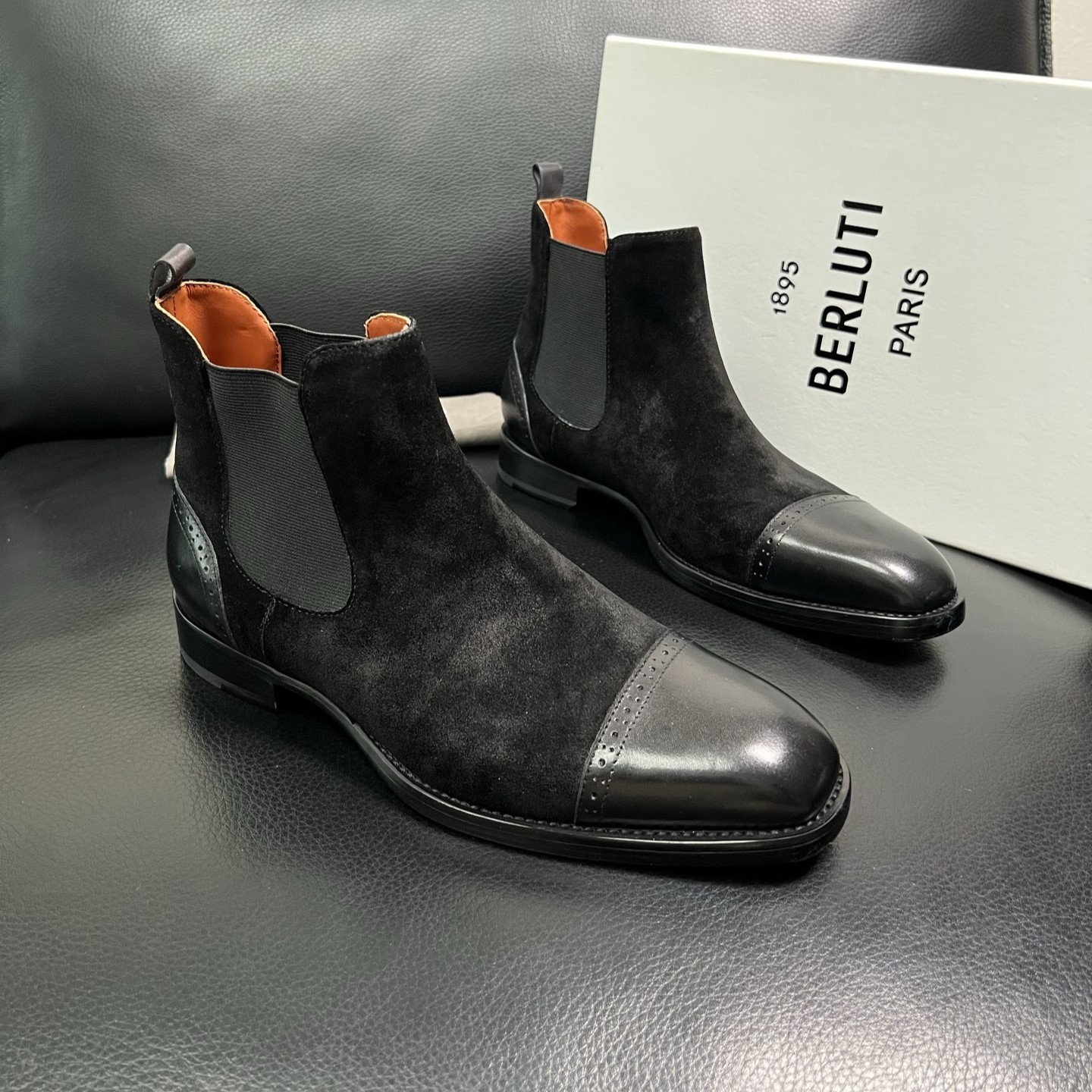 벨루티 남성 스웨이드 부츠