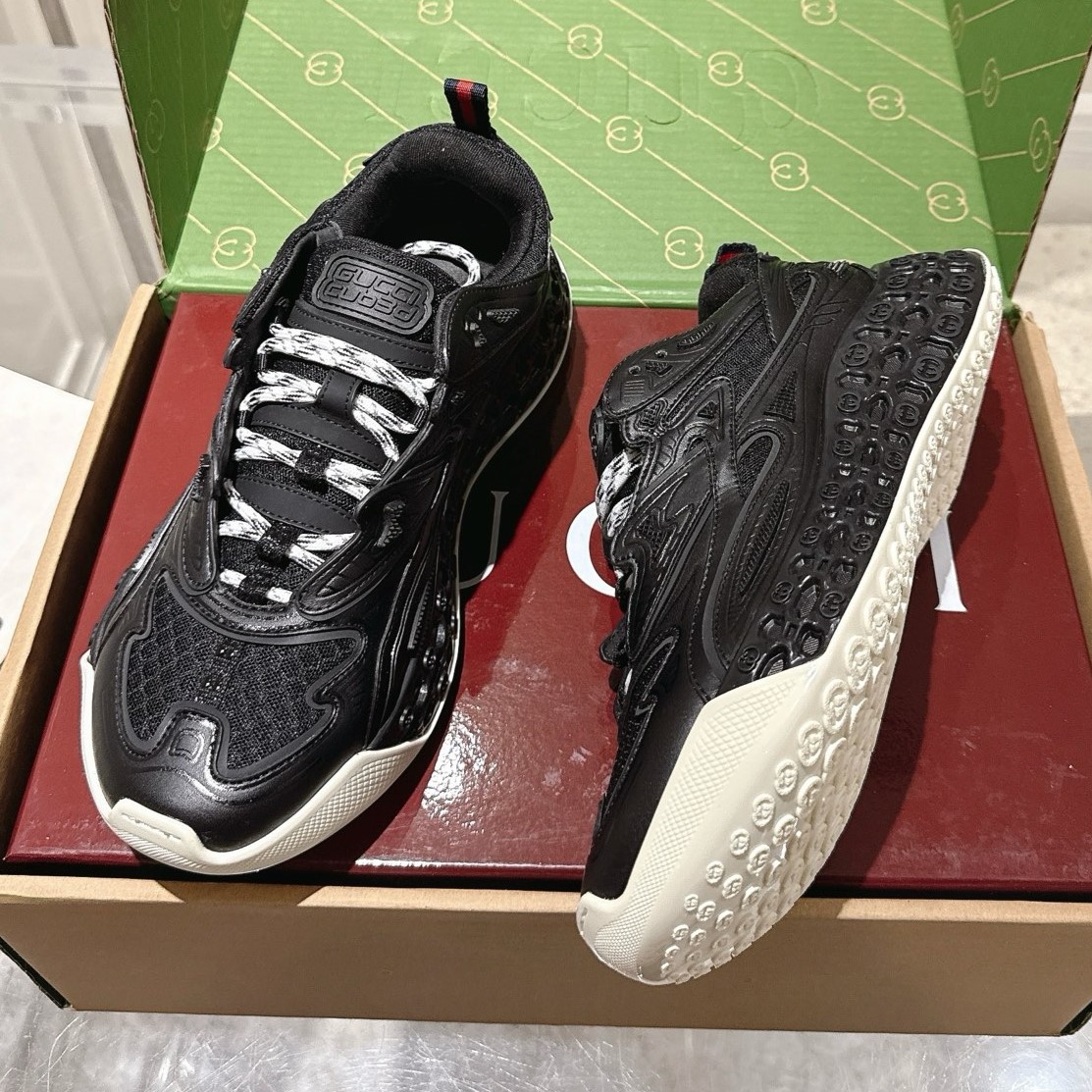 구찌 큐브 3D 스니커즈 남녀공용