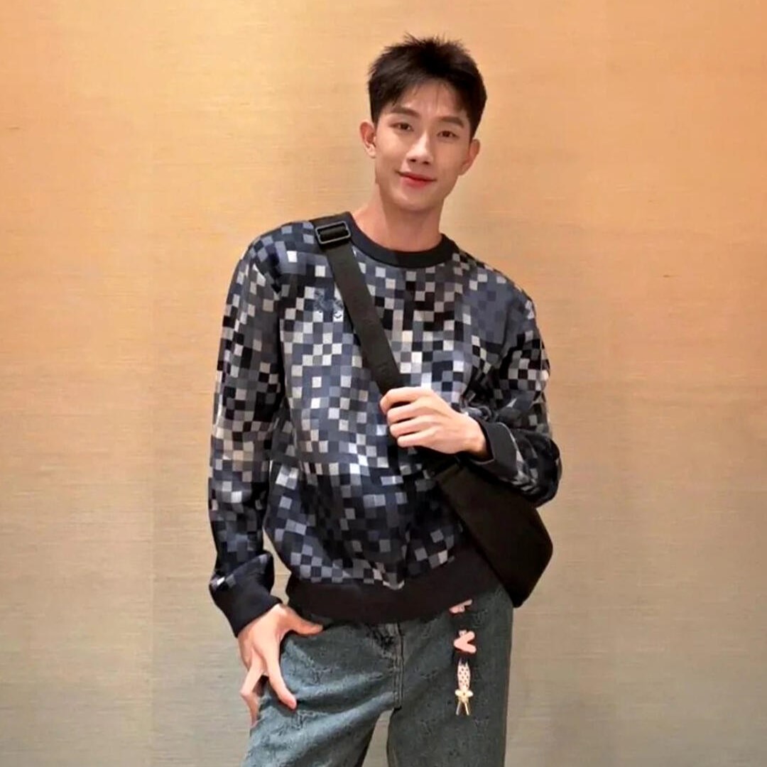 루이비통 남성 니트 긴팔 티셔츠