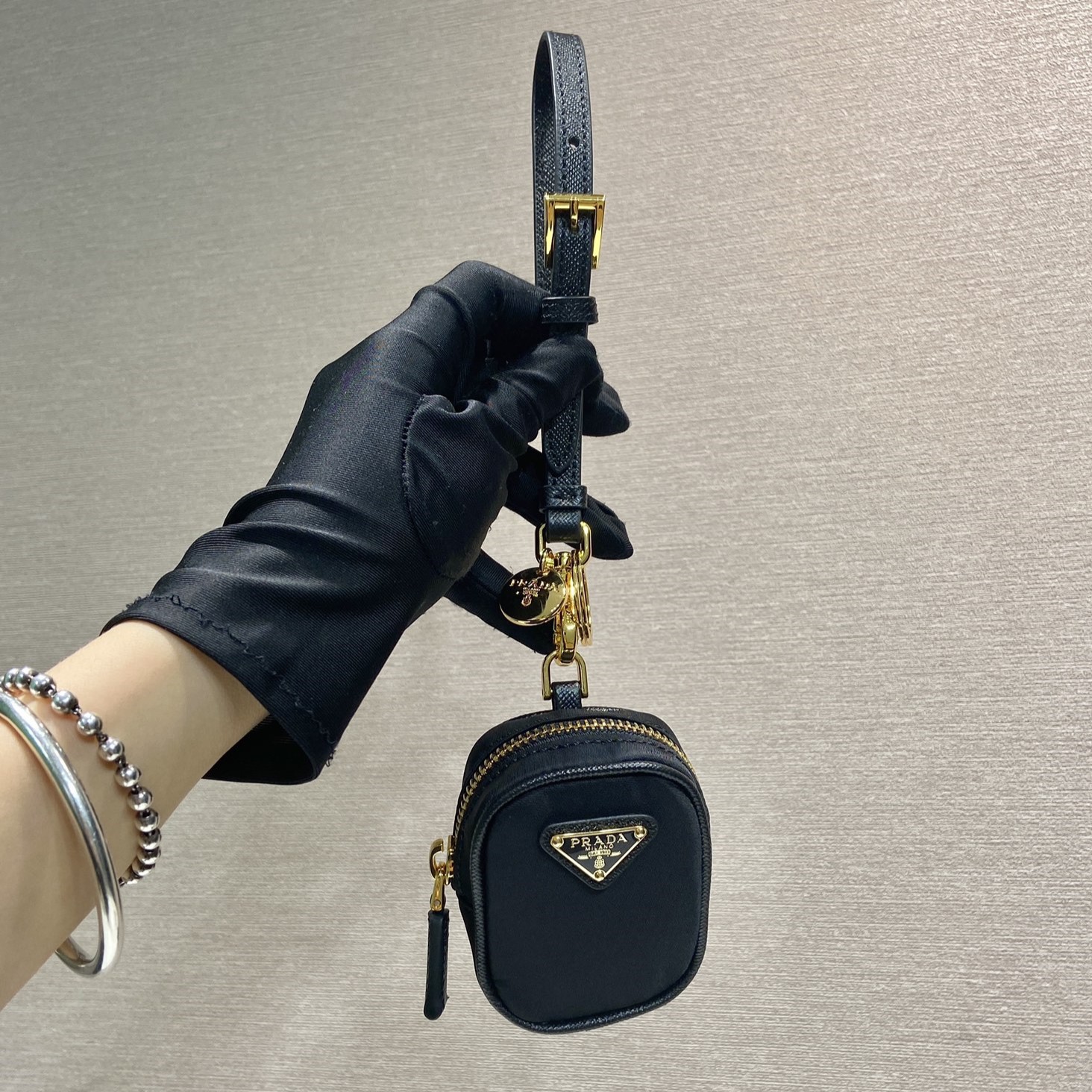 프라다 미니 파우치