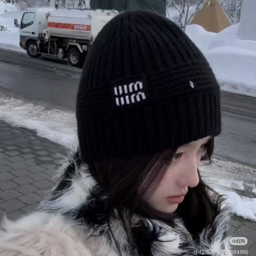 미우미우 머플러 목도리 비니 세트