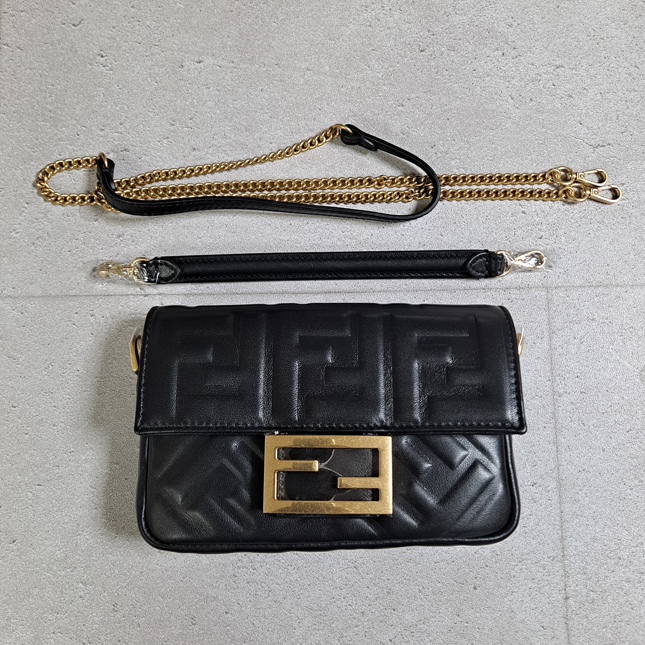 펜디 미니 가죽 바게트백