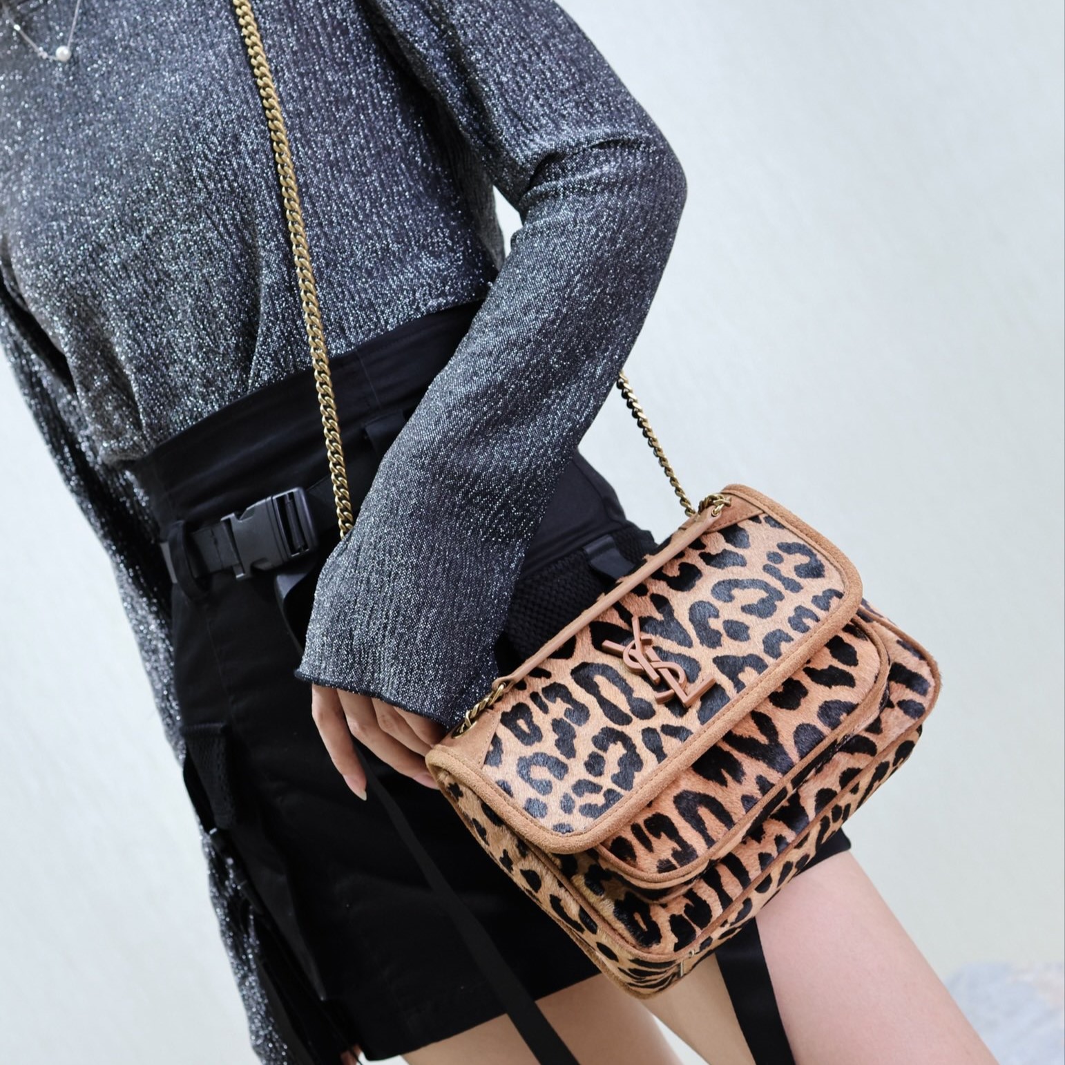 입생로랑 니키백 미디움 레오파드 프린트 633158