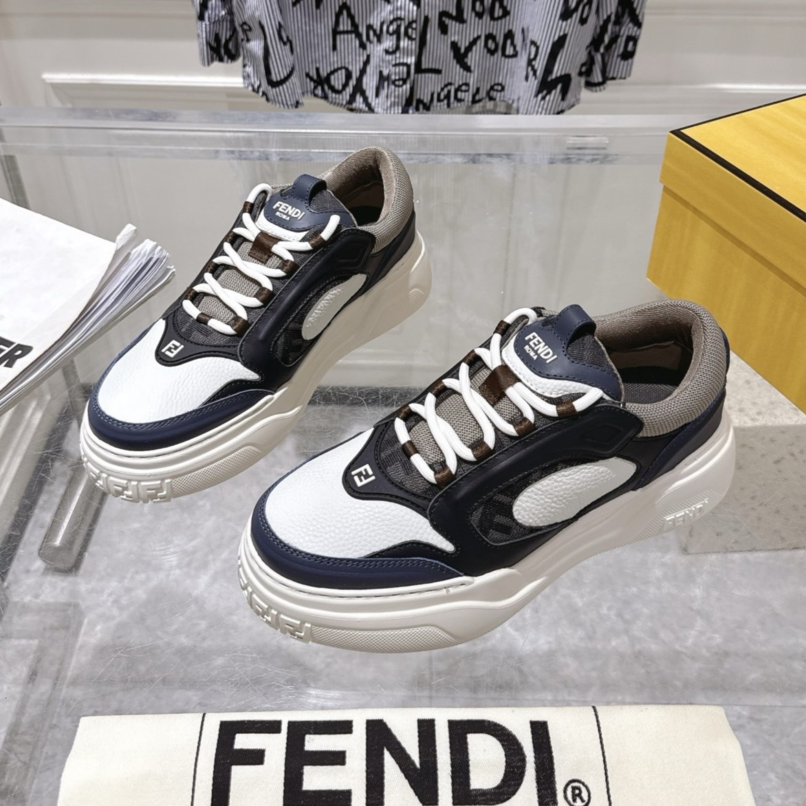 펜디 남성 포스 스니커즈