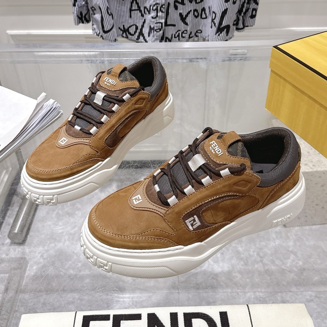 펜디 남성 포스 스니커즈