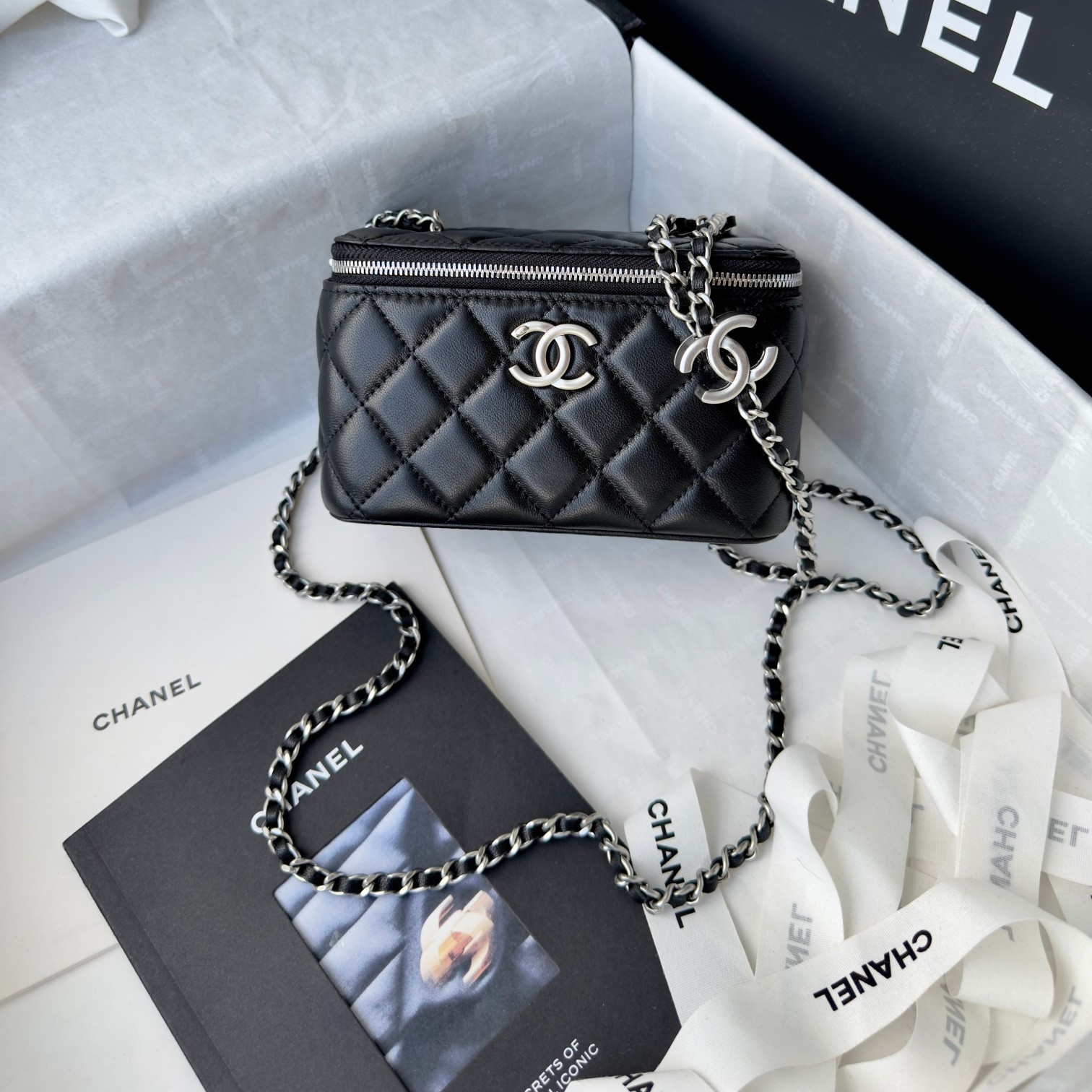 샤넬 25SS 베니티 캐비어 숄더백