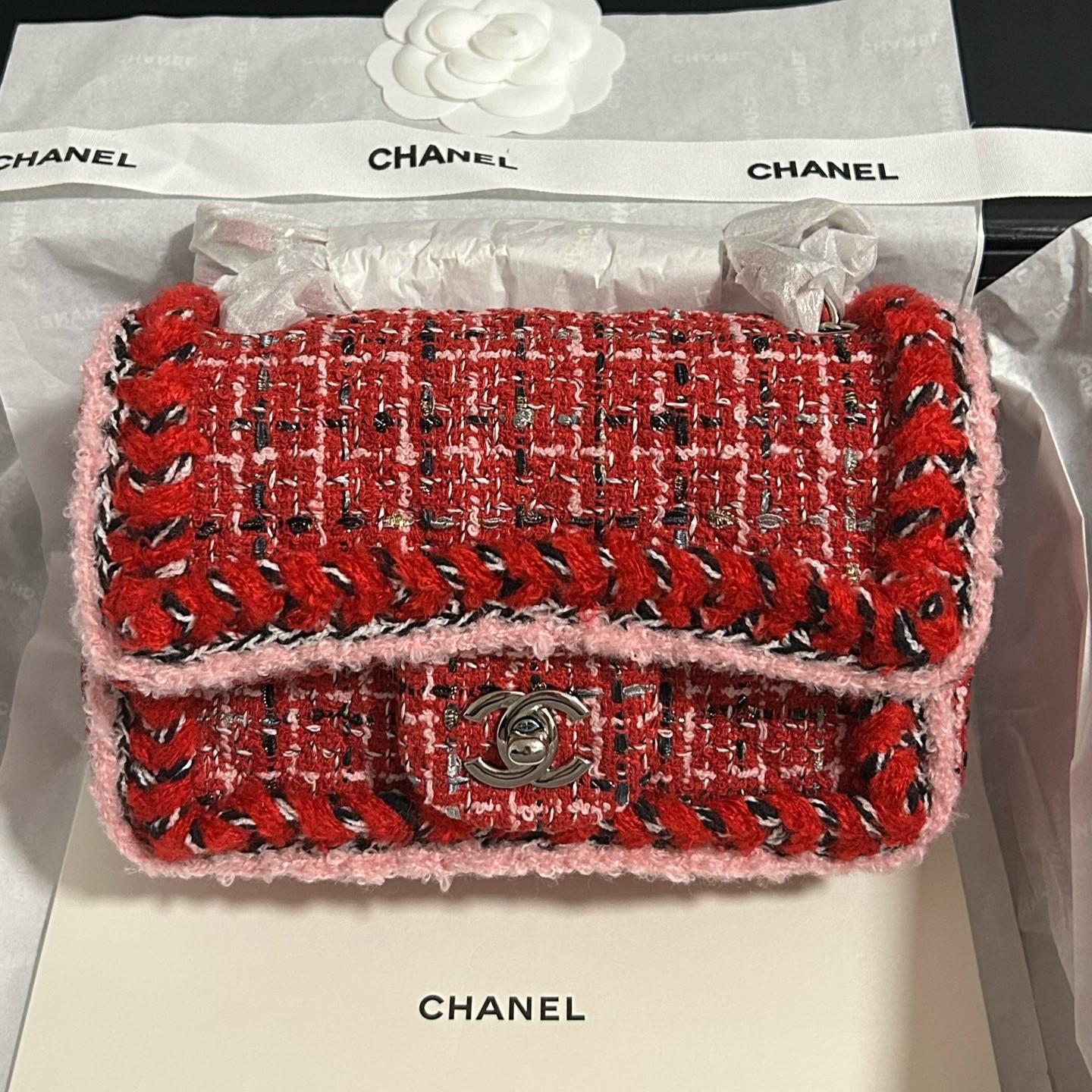 샤넬 트위드 클래식백 2가지 사이즈