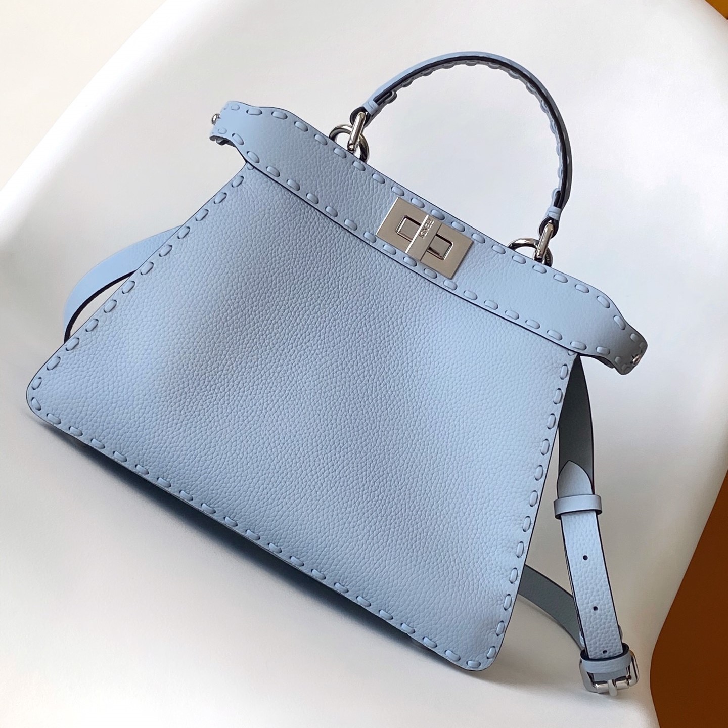 펜디 아이코닉 피카부 아이씨유 스티치 스몰