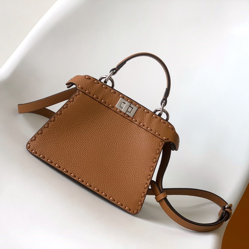 펜디 아이코닉 피카부 아이씨유 스티치 미니