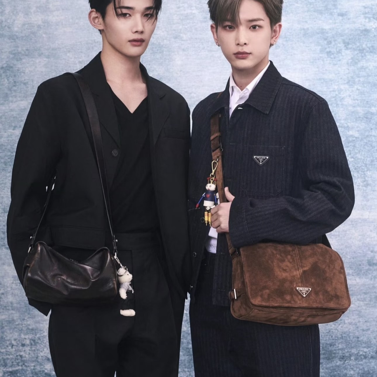 프라다 레더 스웨이드 크로스백 2VD073