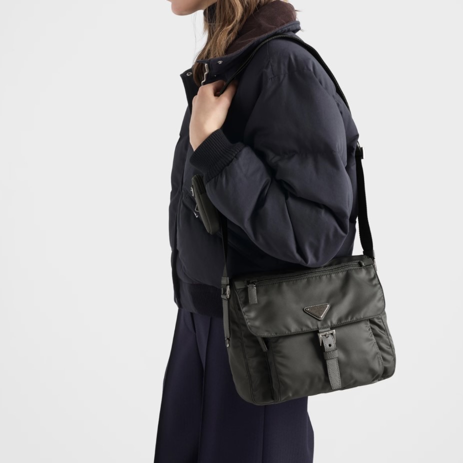 프라다 리나일론 숄더백 1BD994