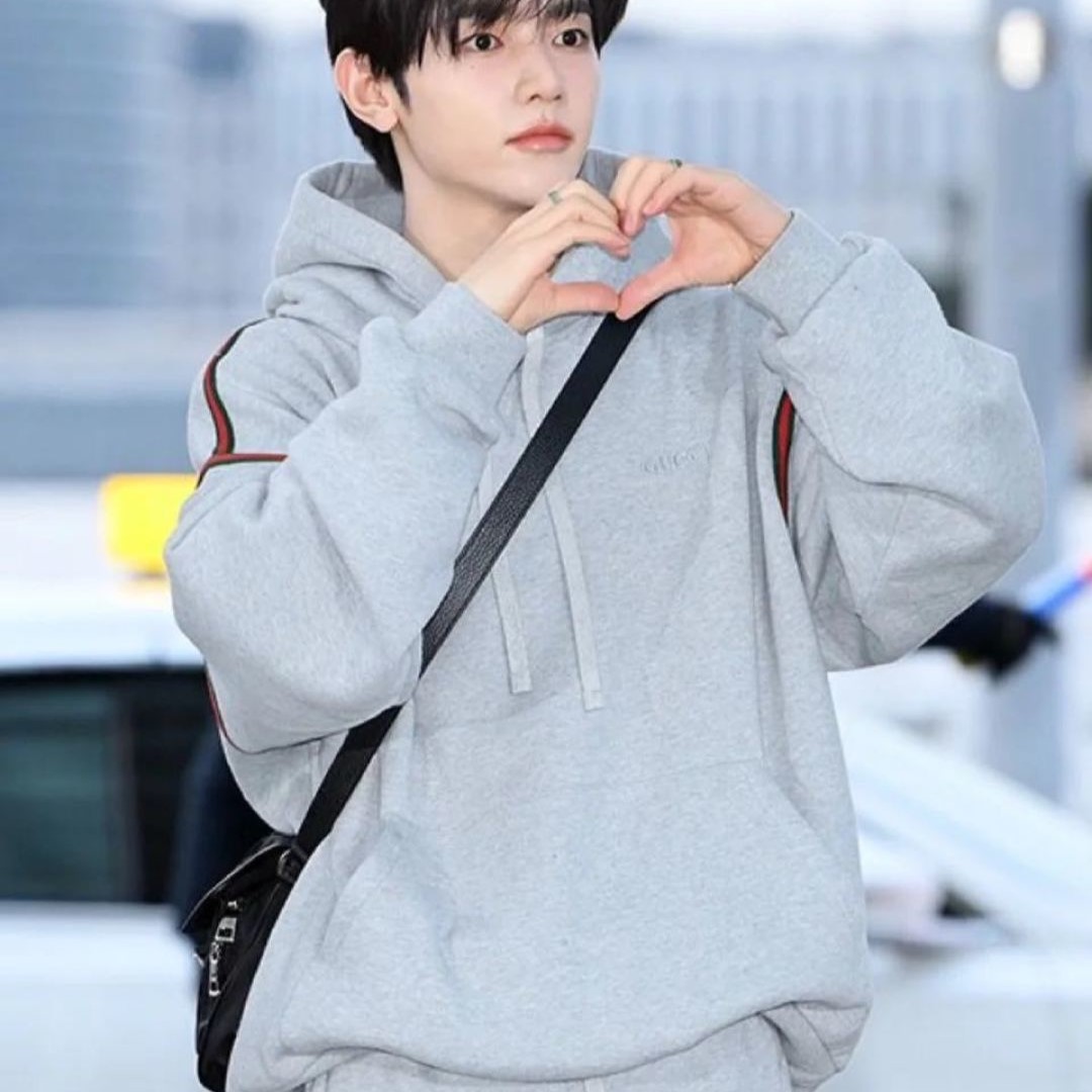 구찌 후드 티셔츠 남녀공용 2가지 색상