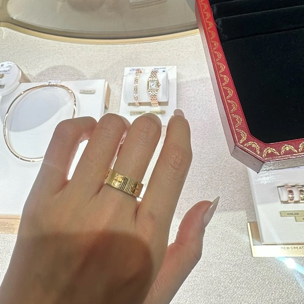 [국내배송] 까르띠에 러브 반지 금장