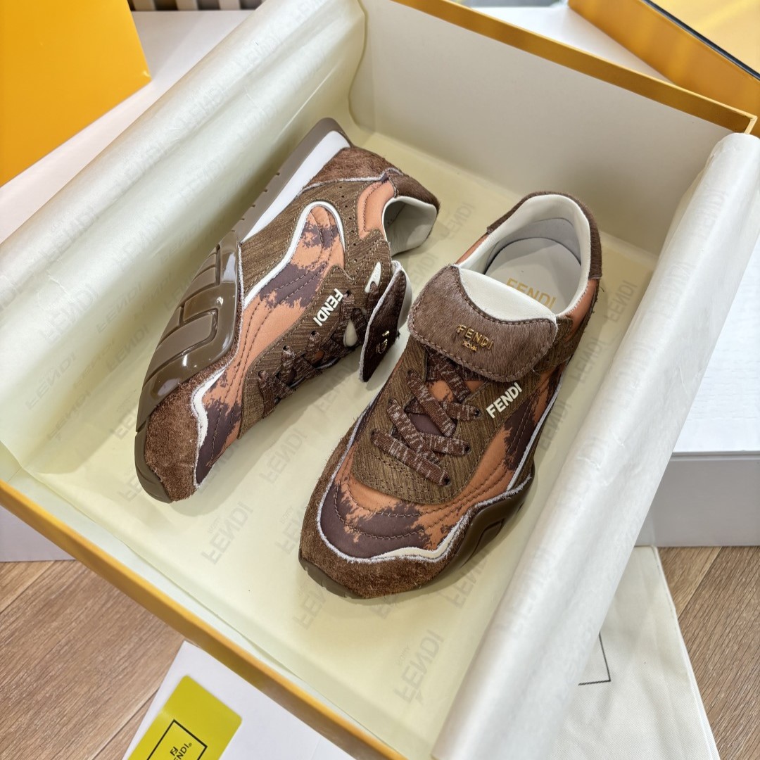 펜디 웨이브 펄스 스니커즈 남녀공용